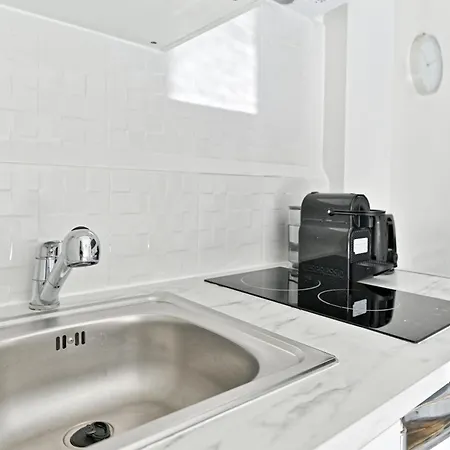 Apartment Black And White - Les Lilas- Iii *
