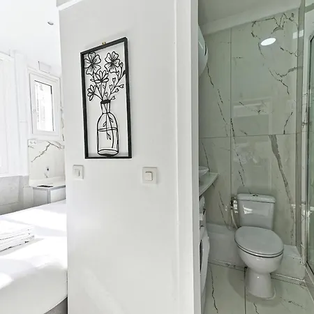 Black And White - Les Lilas- Iii Apartment *