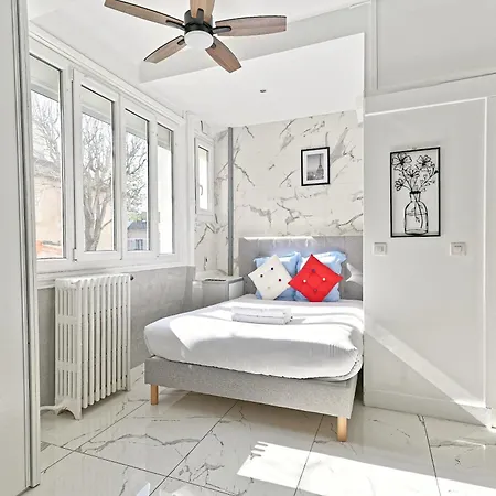 Black And White - Les Lilas- Iii Apartment Paris